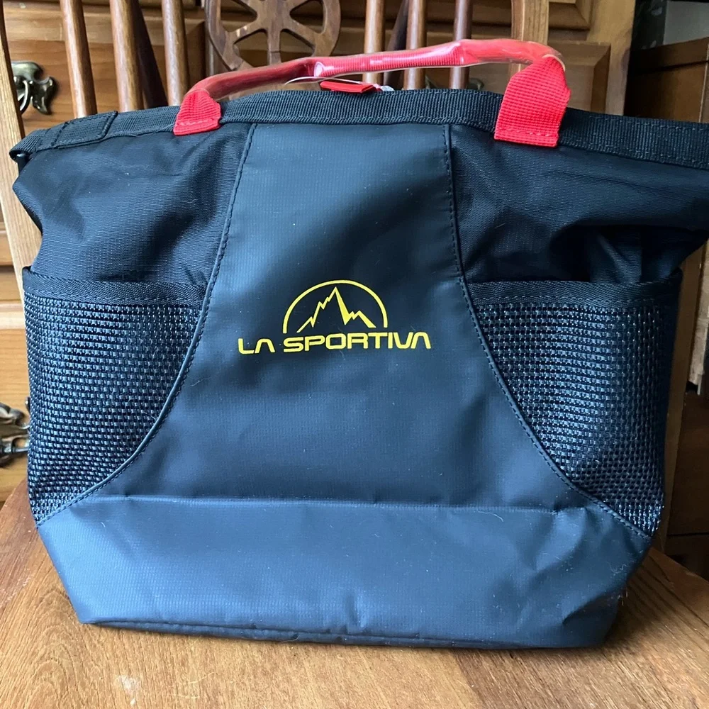 La Sportiva Black and Red Chalk Bag, brand new - Picture 7 of 7